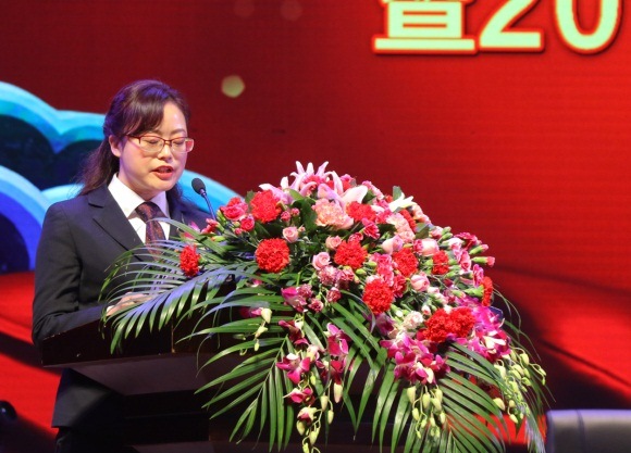 张蓉_副本.jpg 张蓉_副本.jpg