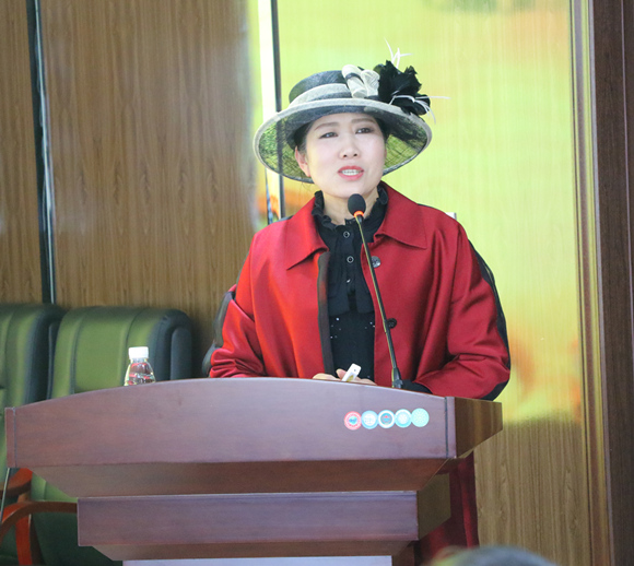 礼仪老师_副本.jpg 礼仪老师_副本.jpg